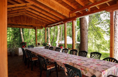Kamena House | Cozy Bungalow for 2-3 Guests in a Beautiful Garden Setting