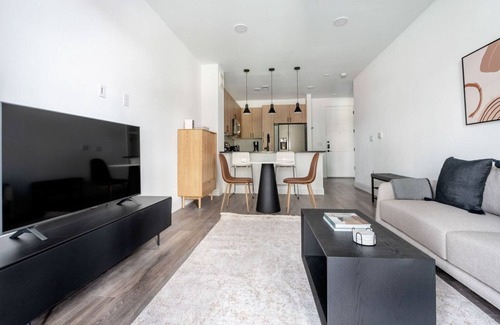 Hancock Apartment | Convenient Central Austin 1BR with Pool & Gym near U. Texas