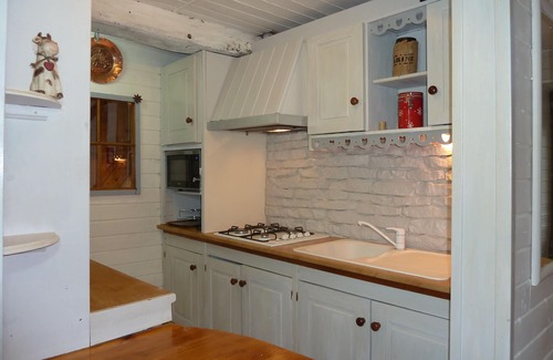Ceaux House | Cozy Cottage for Couples in Chausey with Breakfast Included