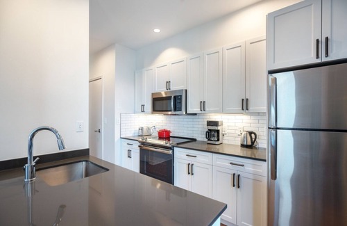 Downtown Boston Apartment | Ideal Downtown 1BR with Doorman & Kitchen near Chinatown