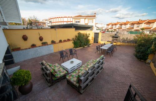 San Martin de Valdeiglesias House | Family-Friendly Retreat for 15 in San Martín de Valdeiglesias