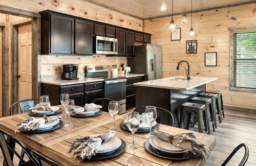 Sevierville Cabin | Scenic Views & Prime Location with Indoor Pool and Hot Tub