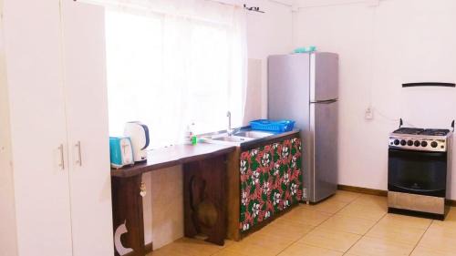 Hanga Roa House | Ideal Family Cabin for 6-12 Guests with Oceanfront Views