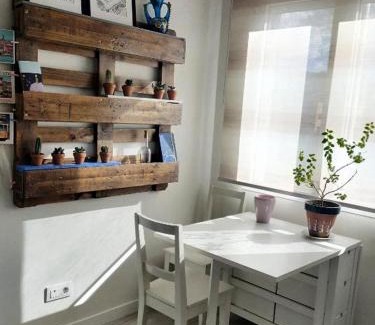 Aranjuez Apartment | Family-Friendly Retreat with Netflix and HBO Access