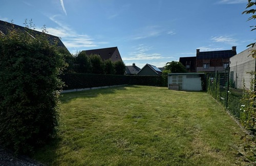 Zwijnaarde Apartment | Perfect Family Getaway in Ghent with Kitchen & Breakfast