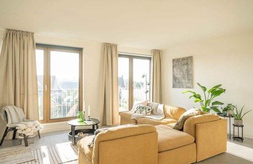Zwijnaarde Apartment | Perfect Family Getaway in Ghent with Kitchen & Breakfast
