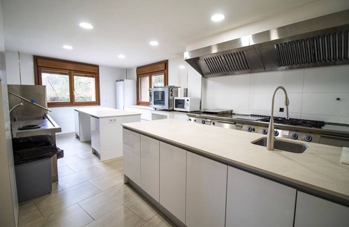 El Rasillo de Cameros Cottage | Perfect Retreat for Families with Pets and Cozy Amenities