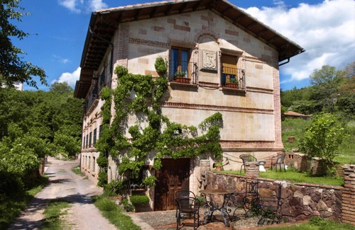 El Rasillo de Cameros Cottage | Perfect Retreat for Families with Pets and Cozy Amenities