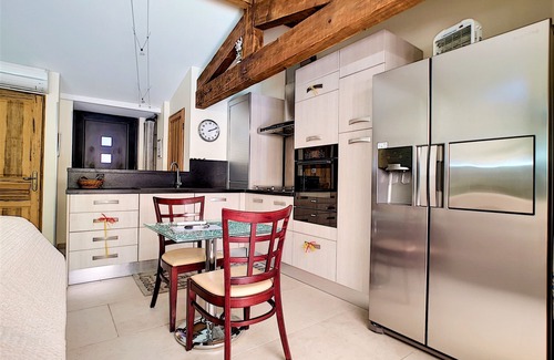 Molleges House | Romantic Maisonette with Private Pool and Ocean View