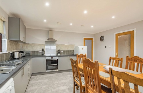 Kilmarnock Cottage | Explore Ayrshire Coast with Oceanfront Spa & Pet-Friendly Stays
