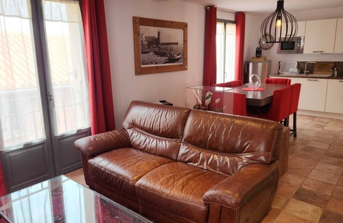 Collioure House | Historic District House T4: Relaxing Retreat with Ocean Views
