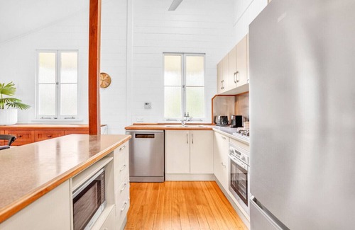 Parramatta Park House | Ideal for Families & Groups with Two Self-Contained Units