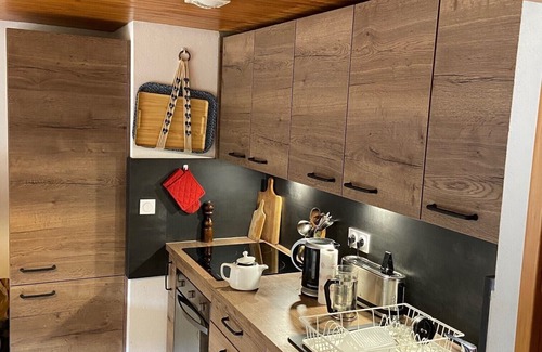 Meribel Condo | Family-Friendly Retreat with Ocean Views and Breakfast