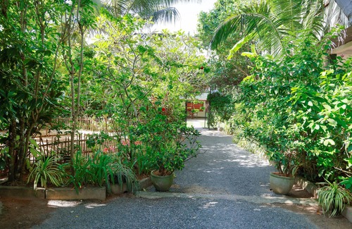 Kathaluwa House | Perfect for Groups: Two Villas with Pool & Ocean View