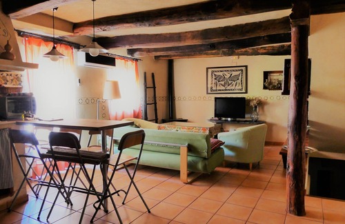 Erias Cottage | Perfect Retreat for Groups: 3 Bedrooms, Pool & Spa