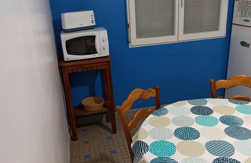 Riantec House | Perfect Seaside Getaway for Families and Friends