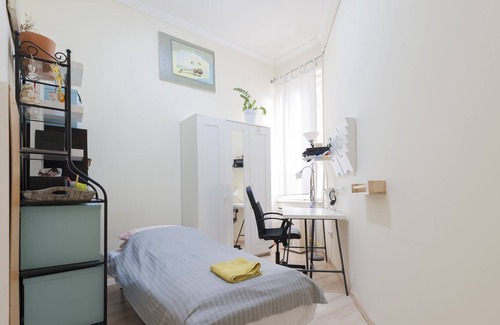Lagymanyos Apartment | Perfect for Solo Adventurers near Danube and Citadel