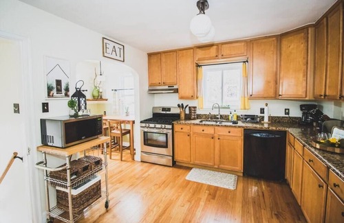 Greeley House | Perfect Location for Your Ideal Family Getaway!