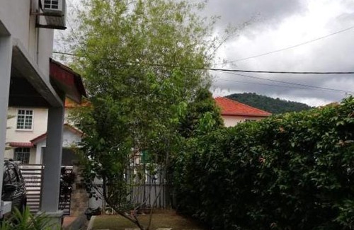 Bayan Lepas House | Cozy Ideal Homestay: Family & Pet-Friendly Retreat