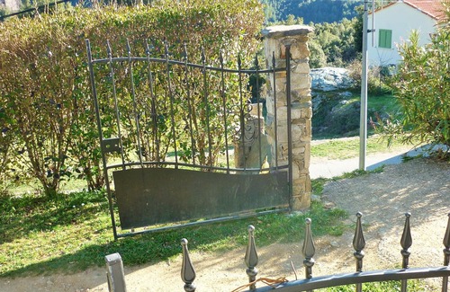 San-Lorenzo House | Perfect Retreat for Friends and Mountain Enthusiasts