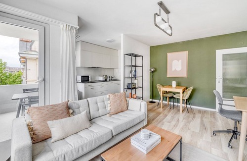 Iselin Apartment | Convenient Iselin 2 Room with Storage, Steps to Market