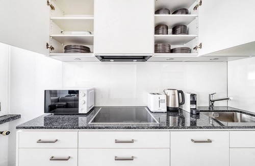 Iselin Apartment | Convenient Iselin 2 Room with Storage, Steps to Market