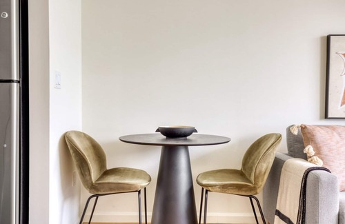 Hunters Point Apartment | Ideal 1BR Apartment with Elevator & Doorman near East River