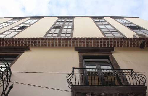 Se Apartment | Prime Location in Historic Downtown with Complimentary Breakfast