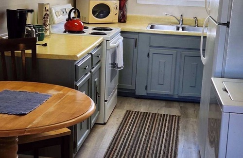 North Conway Condo | Perfectly Located Hotel Near Settler's Green - Pets Welcome!