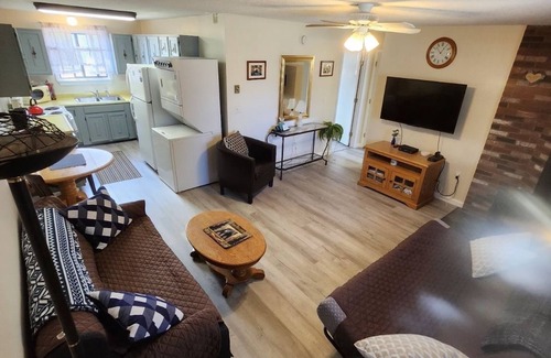 North Conway Condo | Perfectly Located Hotel Near Settler's Green - Pets Welcome!
