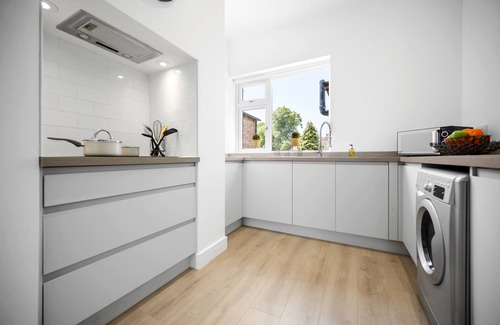 Trafford Apartment | Cozy Family Retreats at Ideal Lodgings in Urmston