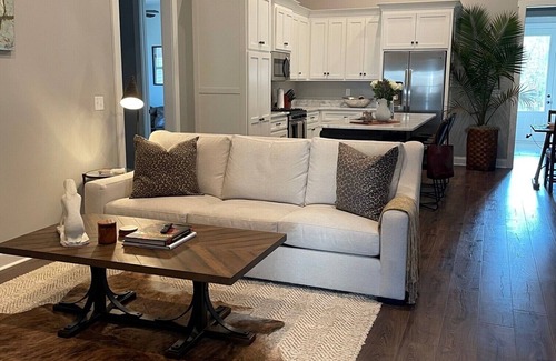 Oxford House | Premier Gameday House near Campus with Spa & Lake Views