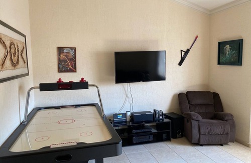 Queretaro House | Prime Location for Business Travelers with Spa & Breakfast