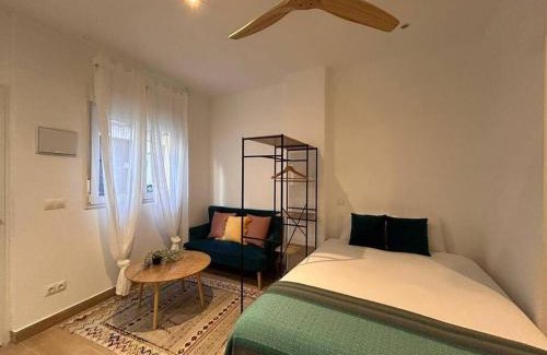 Cuatro Caminos Apartment | Comfortable Studio in Cuatro Caminos for Families
