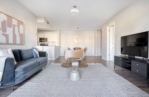 Sunnyvale Apartment | Stylish Sunnyvale 2BR with Pool & Pet-Friendly Amenities