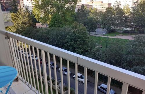 Centre Deux Apartment | Cozy T1 BALCON for 2 with Child-Friendly Amenities