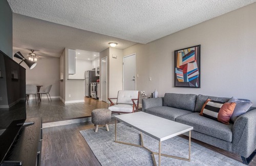 Westwood Apartment | Convenient Westwood 1BR with Gym near UCLA/Medical Center