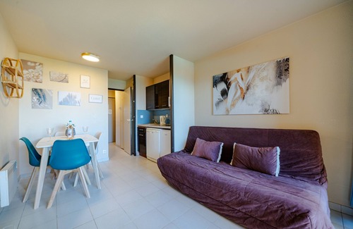 Cannes La Bocca Apartment | Stunning Sea View Hotel with Pool in Cannes