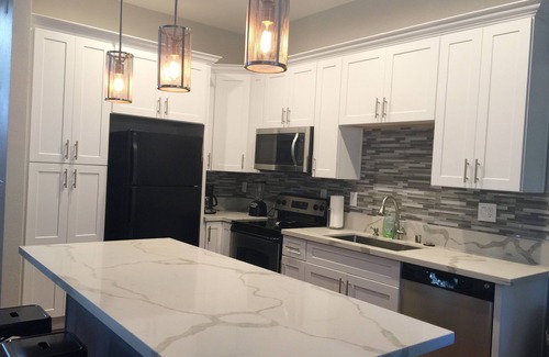 Costa Mesa Condo | Conveniently Located Apartment with Pool & Spa in Metro