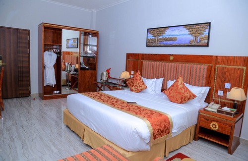 Kisutu Hotel | Perfectly Positioned City Centre Hotel, Steps from the Ferry