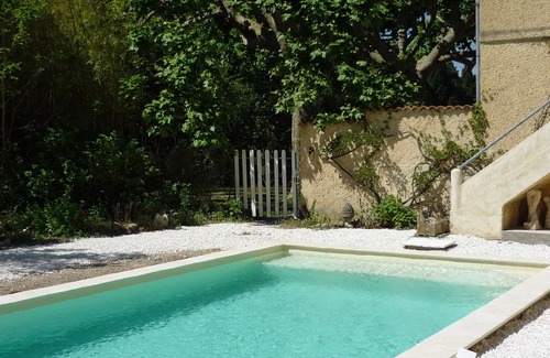 Noves Apartment | Tranquil Retreat with Patio, Garden & Pool - Guest Rated 9.8