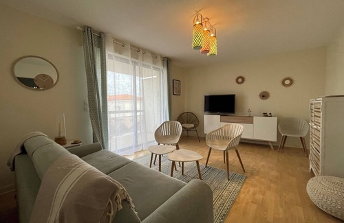 Royan Apartment | Ideally located apartment with balcony