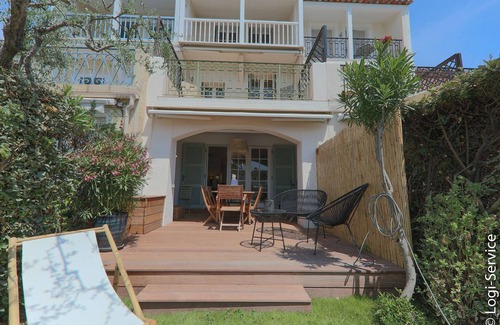 Port Grimaud House | Beachside Retreat for 8 - Ocean Views & Family-Friendly Fun