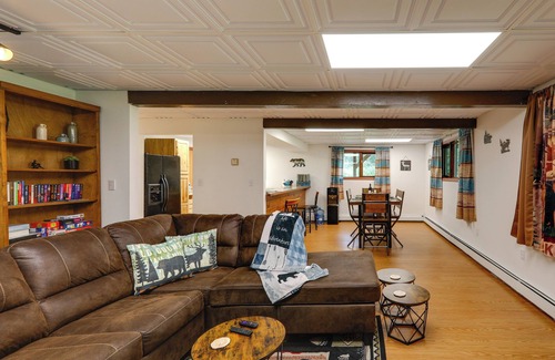 Fairbanks House | Prime Fairbanks Vacation Rental with Spa and Breakfast Included