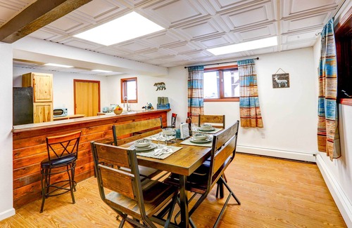 Fairbanks House | Prime Fairbanks Vacation Rental with Spa and Breakfast Included