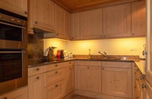 Saanen Apartment | Prime Ground Floor Flat in Saanen Center with Great Amenities