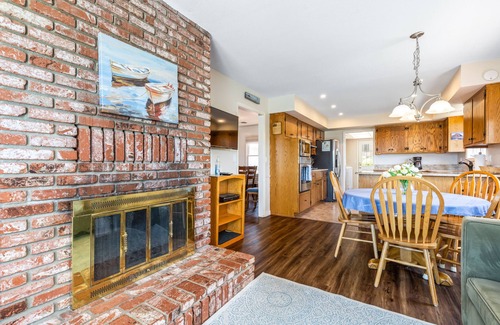 Morro Bay House | Prime Location Morro Bay Vacation Home with Oceanfront Pool