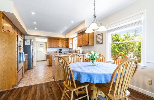 Morro Bay House | Prime Location Morro Bay Vacation Home with Oceanfront Pool