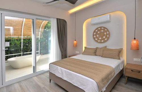 Fethiye City Center Hotel | Exceptional IDEE SUİTES Fethiye with Pool & Ocean Views