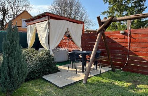 Tiszafured Apartment | Idill Üdülőház 2: Rated 9/10 with Unique Amenities